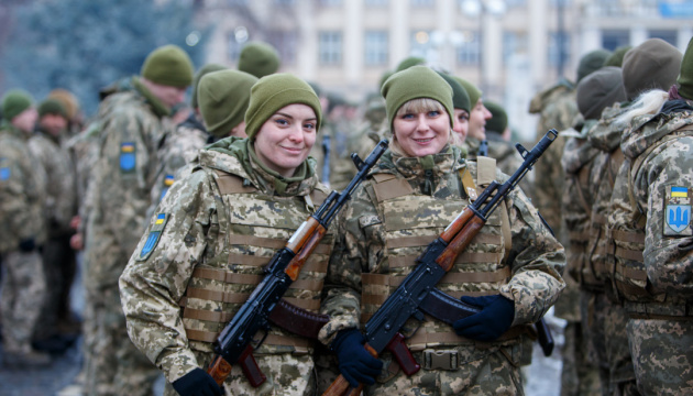 Most Ukrainians positive about women serving in Ukraine's Armed Forces 