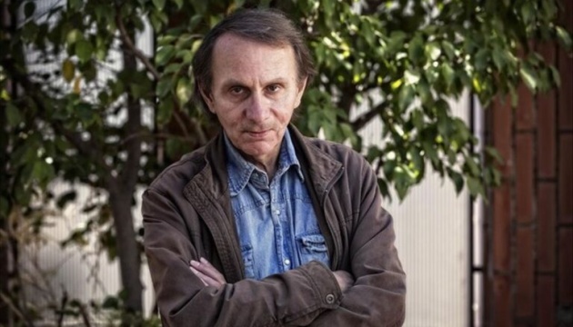 Французький письменник Вельбек анонсував новий роман із «натяком» на Макрона