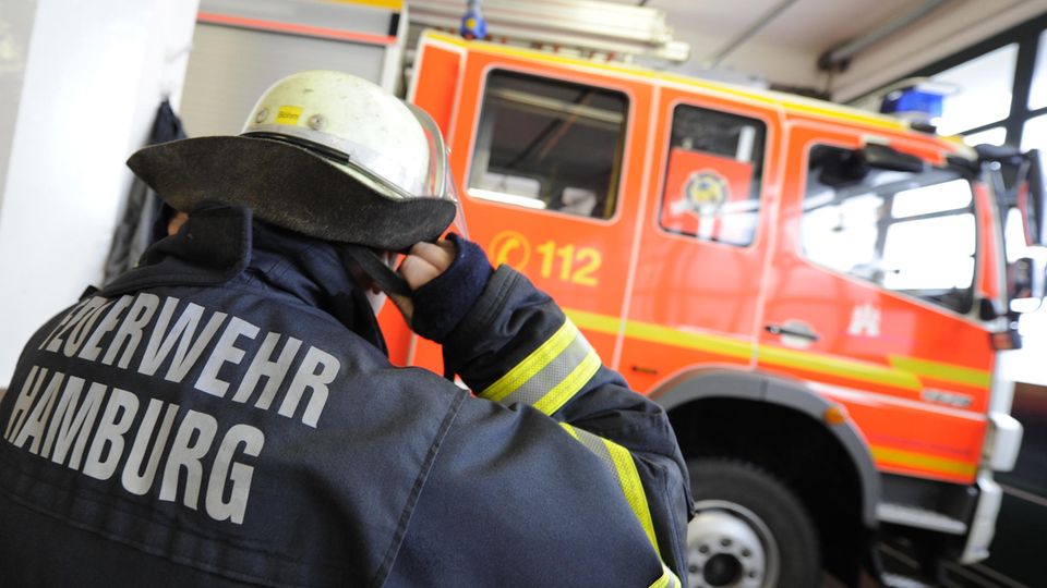 Пожежним наказано носити під час чергувань лише маски підвищеного захисту