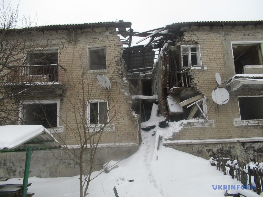 Будинок, розбитий ще сім років тому