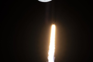 SpaceX запустила в космос еще полсотни спутников