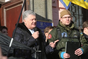 Порошенко призвал оппозиционных политиков объединиться для отражения агрессии РФ