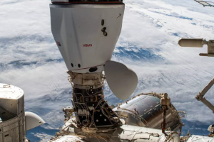 SpaceX и NASA во второй раз отложили отстыковку грузовика Cargo Dragon от МКС