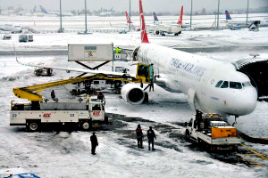 В аэропорту «Стамбул» из-за снегопада прекратили все полеты до 4 часов утра