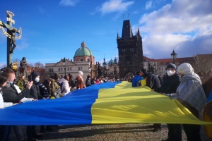 Українська громада долучилася до акції «Ланцюг соборності в Празі»