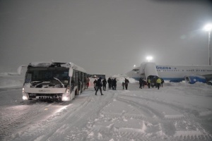 Українців, які не змогли вилетіти зі Стамбула через снігопад, розмістили у готелях — МЗС