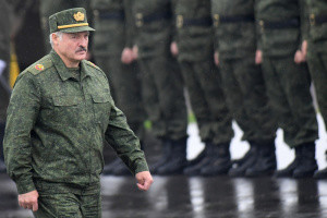 Для чого Лукашенку потрібна вся ця бодяга з роздуванням мнимої «загрози з півдня»?