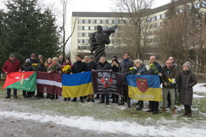 В Риге почтили память погибших под Крутами