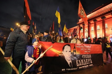 ウクライナ全土でバンデラ信奉者が生誕１１３周年を祝い行進