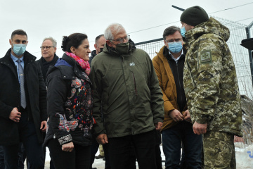 Folgen russischer Aggression mit eigenen Augen gesehen: EU-Außenbeauftragter Borrell besucht die Ostukraine