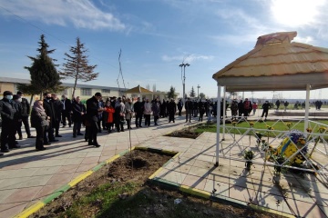 Botschaft der Ukraine eröffnet Allee zum Gedenken an Opfer des Fluges PS752