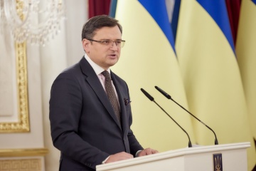 Kuleba: “Toneladas de argumentos” de asistencia de seguridad fortalecen la posición negociadora de Ucrania