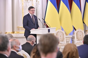 Le ministre des Affaires étrangères ukrainien salue le soutien des Occidentaux face à la menace d’offensive russe 