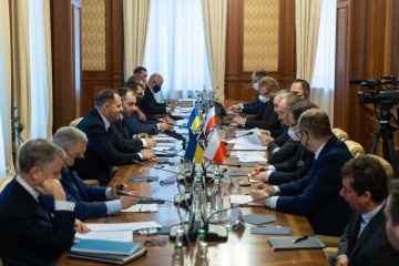 Ukraine, Poland agree on lifting restrictions on transit of freight cars 