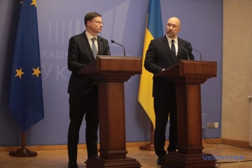 Shmyhal, Dombrovskis discuss sanctions against Russia, assistance to Ukraine