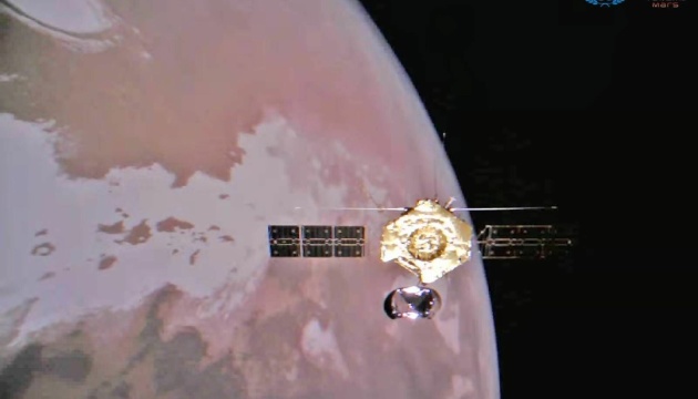 Нові знімки Марса: китайський зонд показав крижану «шапку» планети