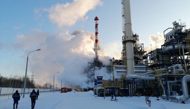 У Росії горів найбільший приватний нафтопереробний завод