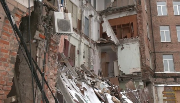 У Харкові обвалилася стіна чотириповерхового будинку