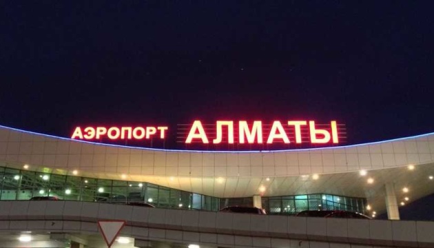 Протестувальники захопили аеропорт Алмати