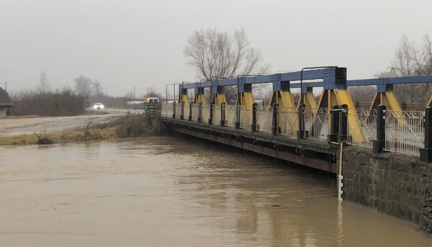Паводок в Закарпатье: синоптики объяснили причины и дали прогнозы