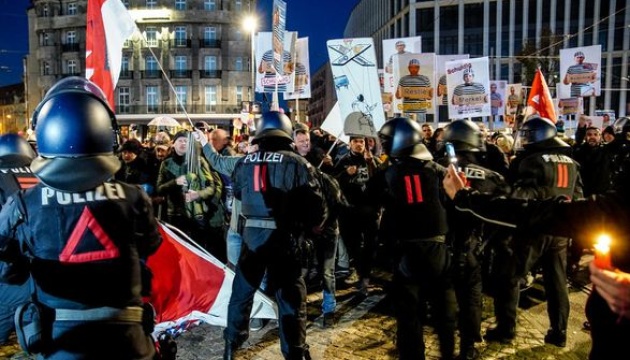 Тисячі німців протестували проти антикоронавірусних заходів