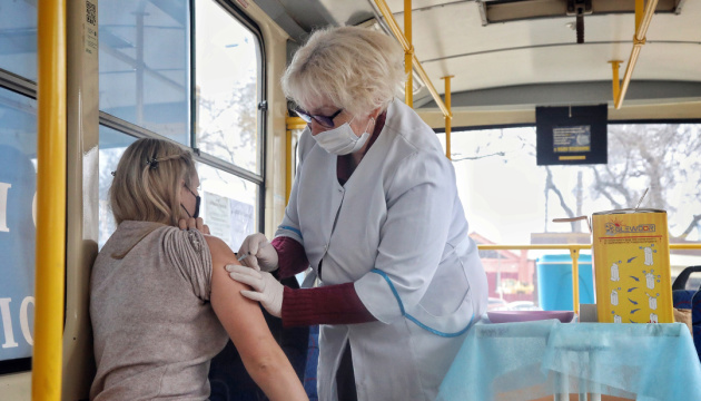 In Ukraine mehr als 14,1 Millionen Menschen mit vollem Impfgrundschutz 