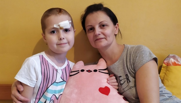Все почалося з нежитю: у Львові 9-річній дівчинці провели надскладну операцію