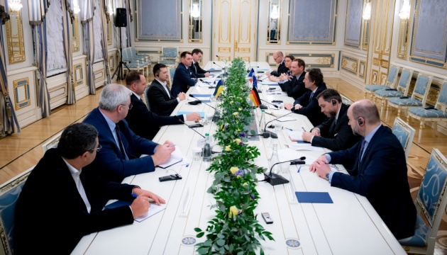 Zelensky receives advisors to French, German leaders