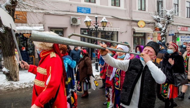 ルーマニアでウクライナ人団体が冬の風習を紹介