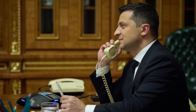 Zelensky trata con Macron la reanudación del formato Normandía