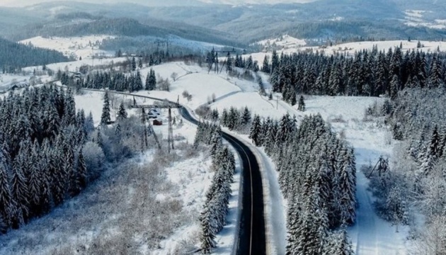 «Мале карпатське коло»: на Івано-Франківщині відремонтують три дороги місцевого значення