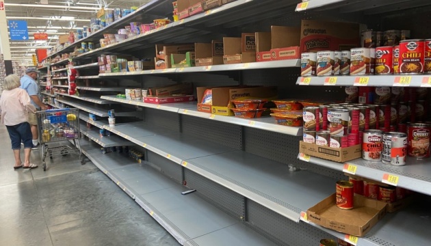 У США через пандемію в деяких відділах супермаркетів – порожні полиці