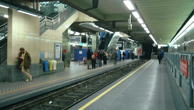 У брюссельському метро чоловік штовхнув жінку під потяг