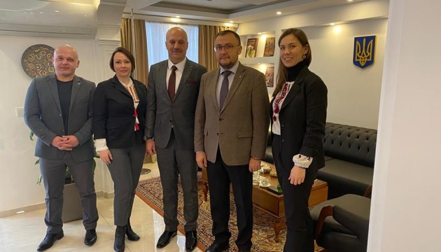 Представники українців Ізміра завітали до Посольства України в Туреччині