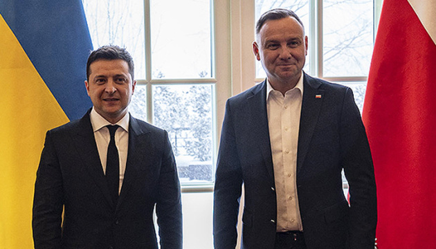 Les présidents Zelensky et Duda discutent des défis de sécurité et de l'énergie