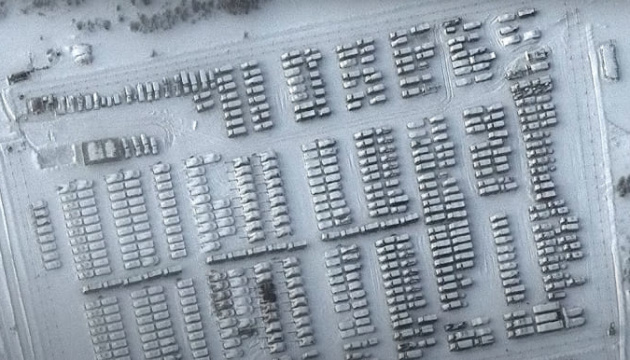 Появились новые спутниковые снимки войск РФ у границ Украины