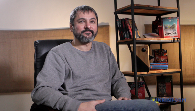 Поліція проводить слідчі дії у ексдиректора Молодого театру Білоуса