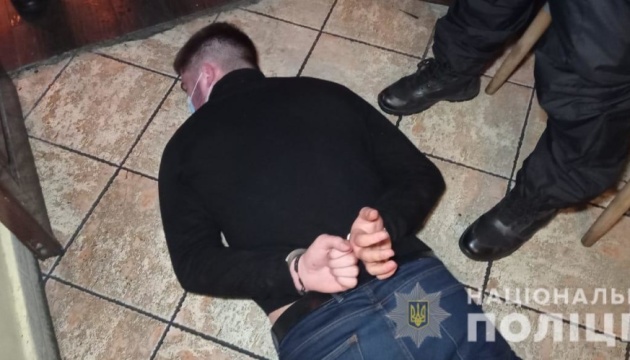 У Вінниці затримали молодиків, які вночі влаштували стрілянину в ресторані