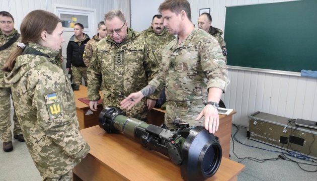 British instructors train Ukrainian military to operate NLAW anti-tank systems