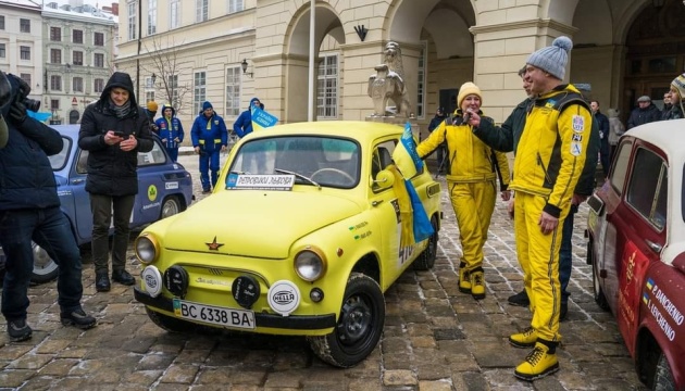 Сім’я зі Львова на «Запорожці» вирушила на Rallye Monte-Carlo