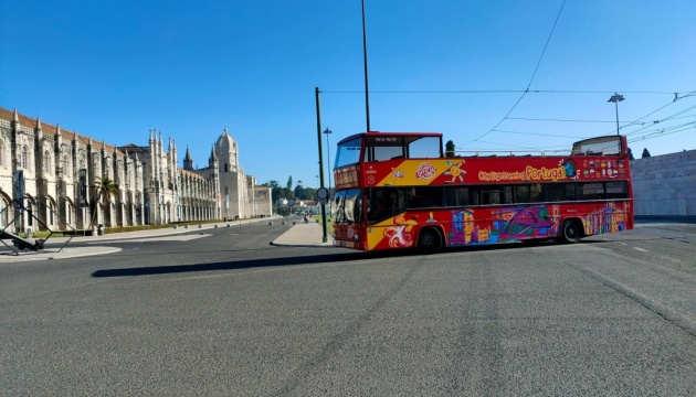 Україномовні аудіогіди запрацювали на автобусних екскурсіях у трьох містах Португалії 