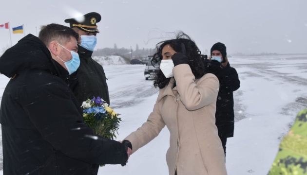 До Києва прибула міністр оборони Канади Аніта Ананд