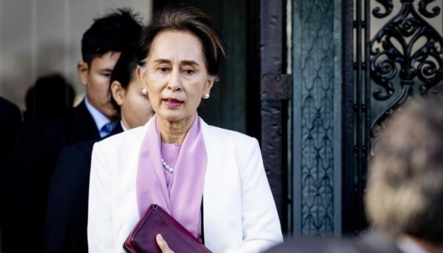 У М’янмі хунта звинуватила екслідерку країни у фальсифікації виборів