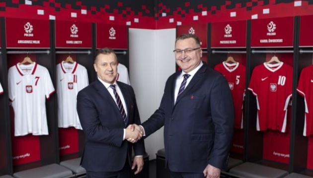 Збірну Польщі з футболу офіційно очолив Чеслав Міхневич