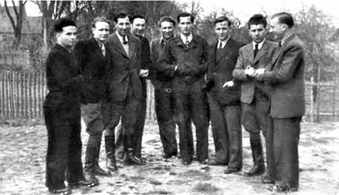 Старшини УПА у Регенсбургу, 1948 р. Савченко – другий зліва