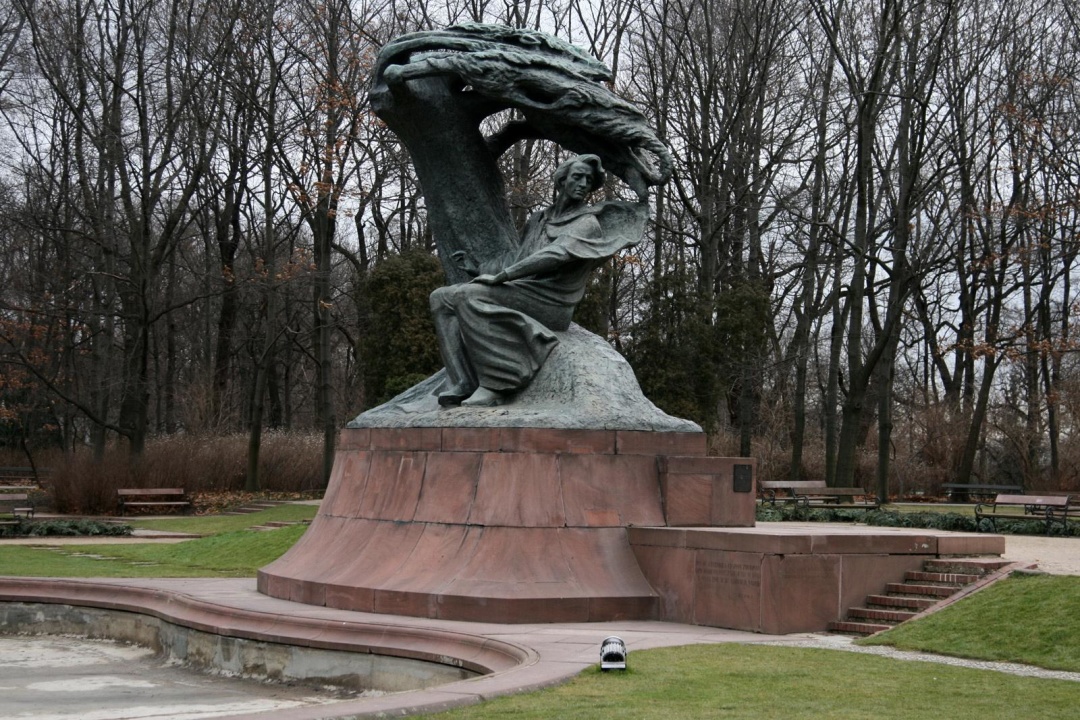 Пам'ятник Шопену у Варшаві