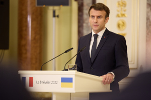 Ukraine should itself determine terms of peace with Russia - Macron