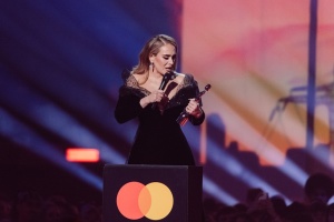 Триумф Адель: премия Brit Awards 2022 объявила победителей
