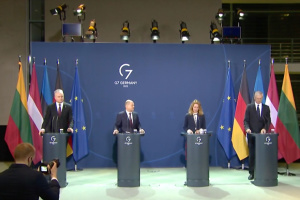 Шольц: Ожидаем от России четких шагов по ослаблению напряженности