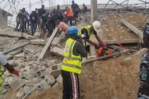 У Нігерії обвалилася триповерхова будівля: є загиблі